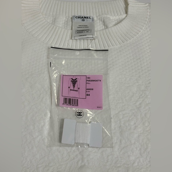 New  Chanel White 3/4 Sleeve Sweater - Picture 5 of 12